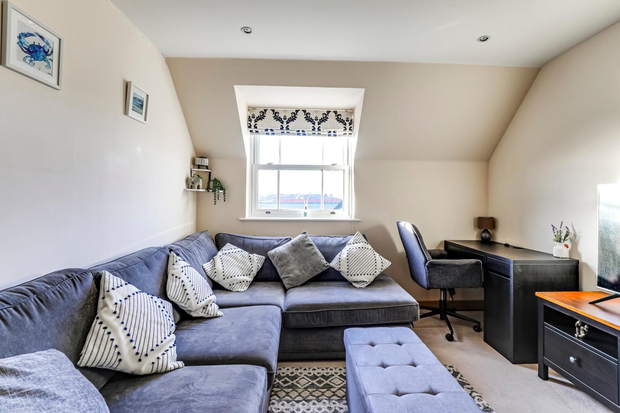 Entire 2 Bed Flat Contractors Families And Relocators Apartment Ware Exterior photo